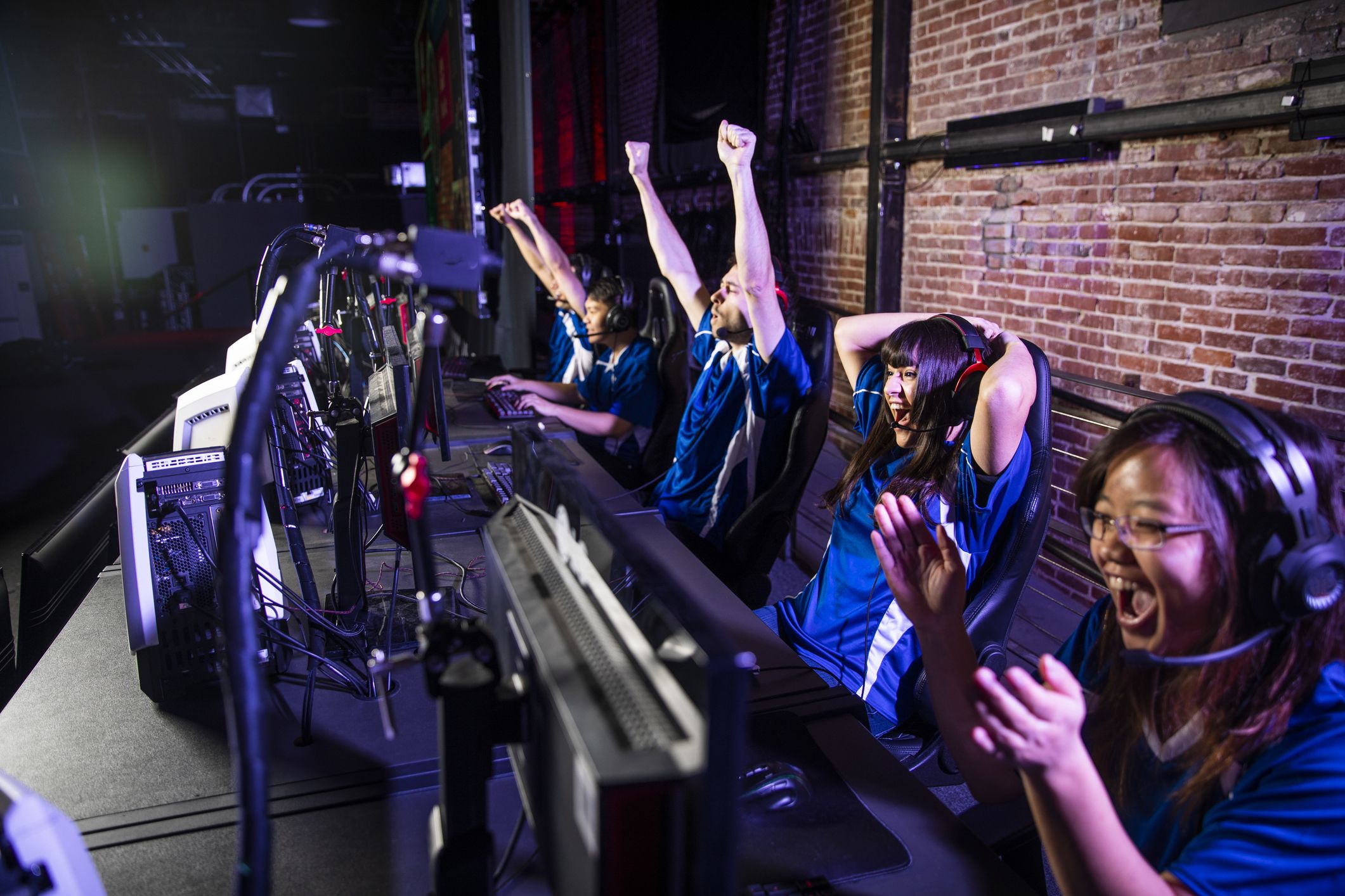 Dampak Positif E-Sports pada Kreativitas Anak Muda