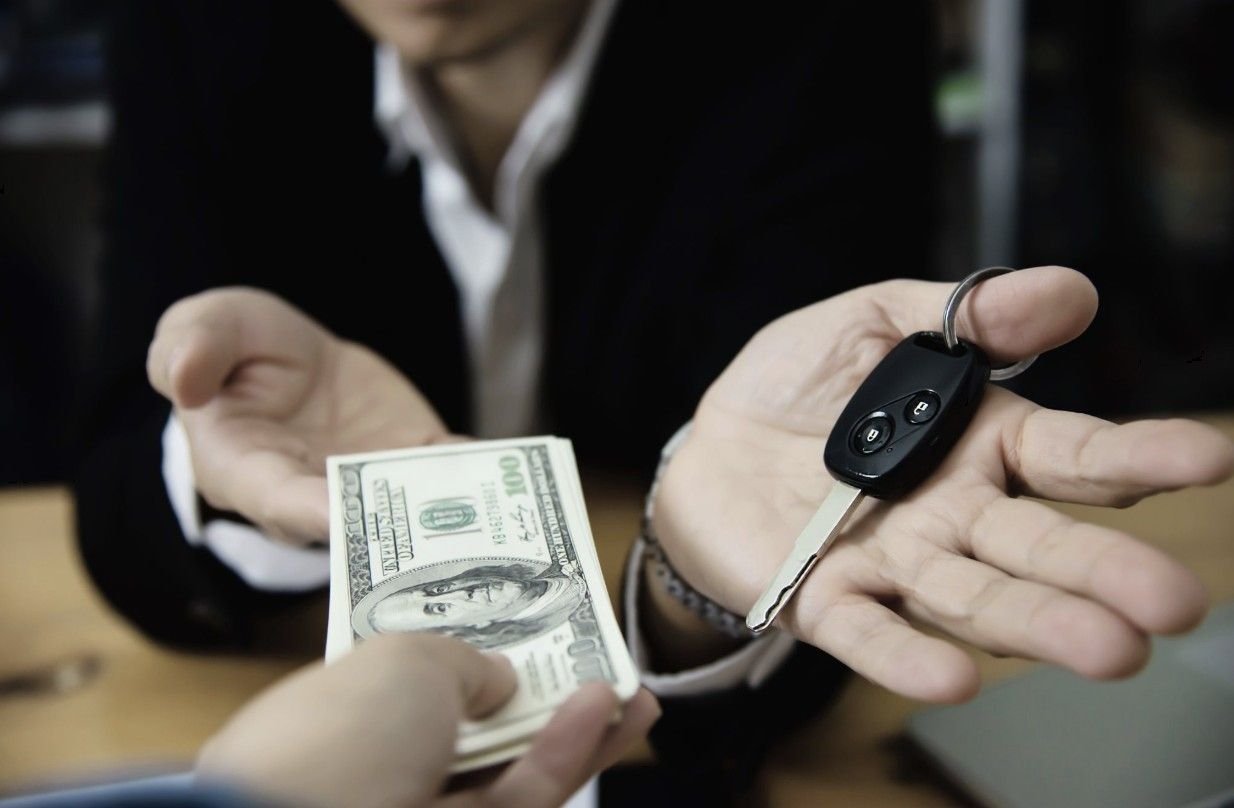 How Do Federal Reserve Rates Affect Auto Loan Interest?