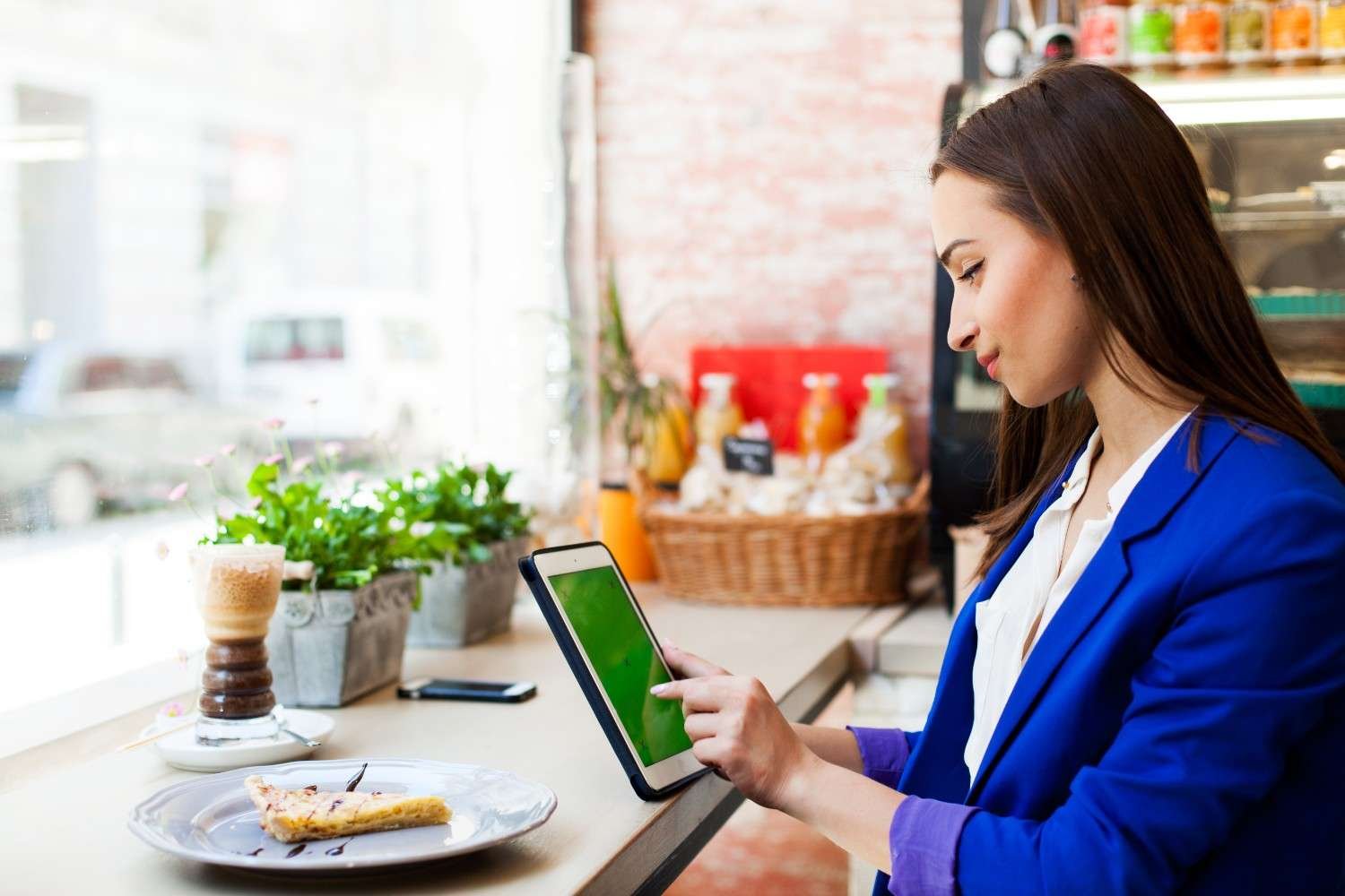 How Can Data Analytics Improve Business Decisions?